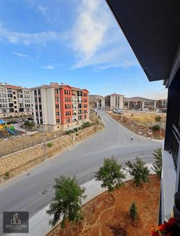 Bizmişen Tokilerde 3+1 Ana Cadde Üzerinde Kiralık Daire