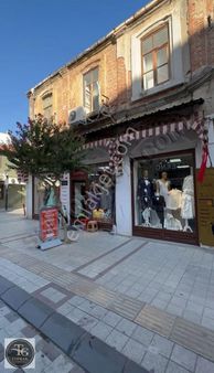 Karakaş Mahallesi Cumhuriyet Caddesi Devren Kiralık 165m2 Dükkan