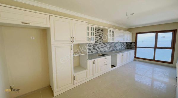 Altın Emlak Trabzon Yalıncakta Satılık 4+1 Fırsat Daire