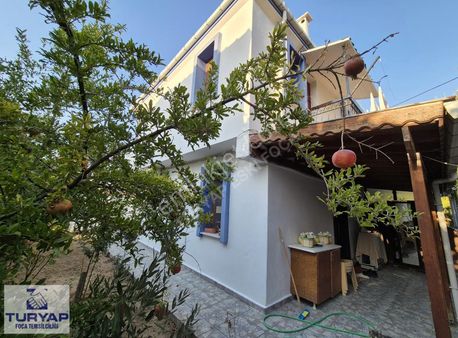 Turyap Foça 'dan Satılık Eskifoça Merkezde Deniz Manzaralı Villa