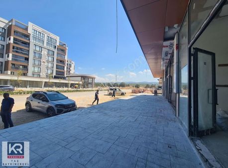 Kr Taç Naim Süleymanoğlu Bulvarı Üzerinde Kiralık Dükkan