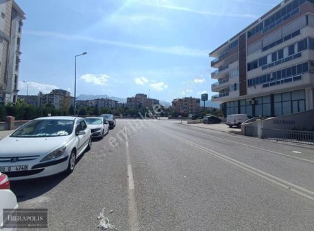 Gül Meydanı Yakını Nezih Sitede Satılık 3+1 Geniş Daire