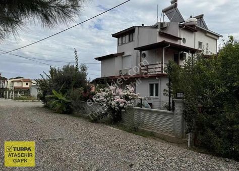 Seferihisar Doganbey'de Satılık Triplex Villa