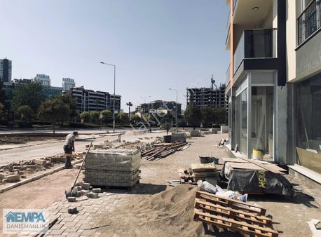 Bayraklı Mansuroğlu Mahallesi Cadde Üzeri Sıfır Satılık Dükkan