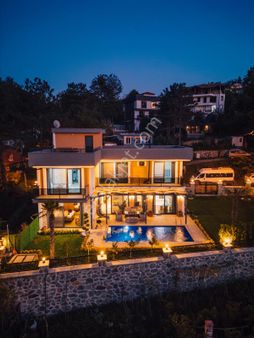 Sapanca’da Göl Mamzaralı 492 M2 İçinde Satılık Müstakil Villa