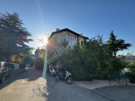 Uğur Mumcu Mah. Ankent Sitesi 3+1 Satılık Köşe Müstakil