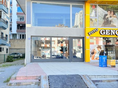 Saray Kalecik Emlak'tan Cadde Cepheli Asma Katlı 225 M2 Dükkan