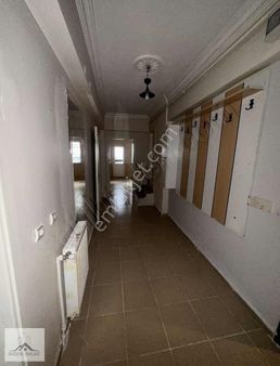 Aksan Emlak'tan Sularbaşı Mah. Kiralık 3+1 Daire!