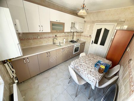 Avcılarda Akgüvercin Ve Demirdağ Cadde Yanı Yapılı Arakat 3+1