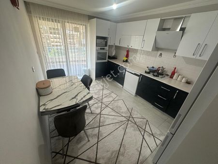 Ovacık Paraleli'nde Havuzlu Site Dairesi!