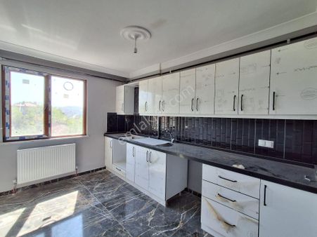 Çayırova Akse Mah. 2+1 Arakat Satılık Daire