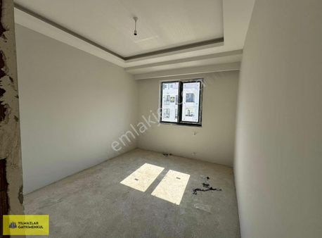 Körfez Mahallesin'de Tramvay'a 300 Mt Satılık Arakat 1+1 Daire