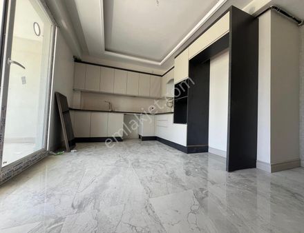 Everest 21 Gayrimenkulden Yenicezaevi Karşısı Riva Yapıda Satılık 3+1 Sıfır Havuzlu Lüx Daire