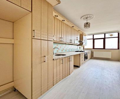 Beylikdüzü Migros Avm Arkası Acil Satılık 3+1 Boş Arakat Daire