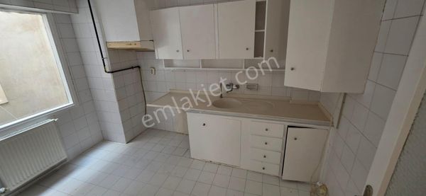 Karşıyaka Tuna Mahallesinde Doğalgazlı 3+1 Ara Kat