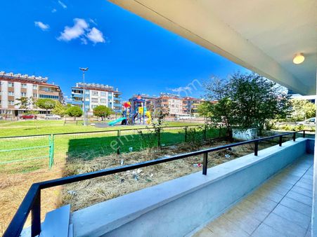 Berkay Demirel'den Altınkumda Ayrı Mutfak İçi Full Yapılı 2+1