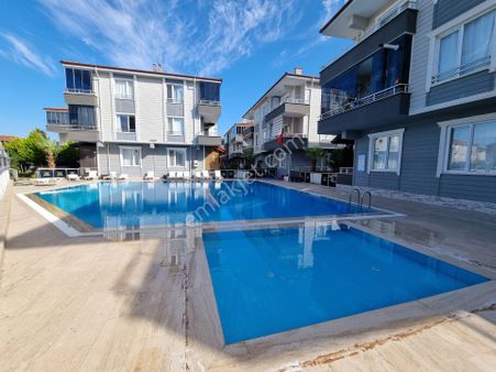 Karasu Adliye Bölgesi Havuzlu Sitede Kiralık 2+1 Daire