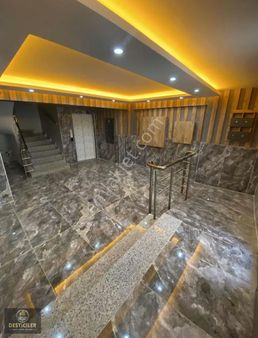 Çamlıcada Lüx Tasarım Geniş Ailelere Uygun 180m2 Dubleks Daire