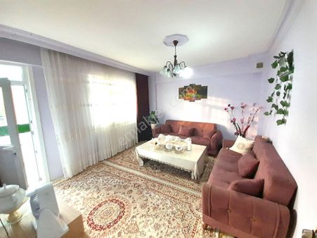 Seba'dan Sultanmurat Caddesi Üzerin'de 2+1 95m2 Satılık Arakat D