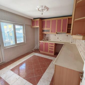 Yeni Mahallede Geniş Ferah Daire