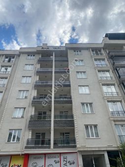 Satılık Merkezi Konumda 3+1 Daire!