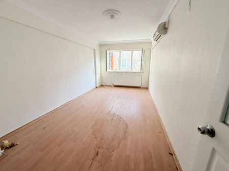 Emlak Center'dan Sakarya Mah Satılık 2+1 Kapalı Mutfaklı Daire