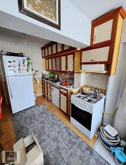 Kınacı Gayrimenkulden Az Hasarlı 2+1 Kiralık Daire