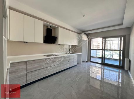 İlkadımdan Ovacıkta Bulvar Paralelinde 4+1 Site Dairesi