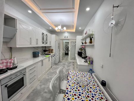 Bilge Emlaktan Ertuğrulgazide 2.5+1 Satılık