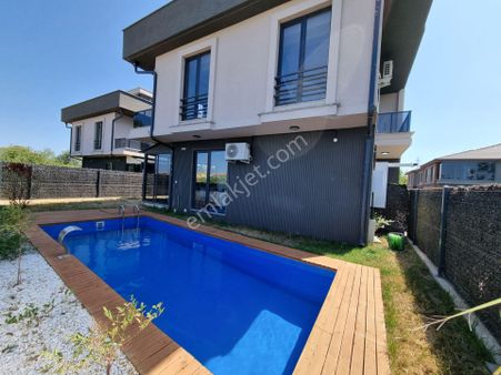 Müstakil Havuzlu Ve Müstakil Bahçeli Oturuma Hazır 4+1 Villa