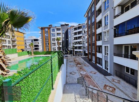 Emlak Kent'ten Havuzlu Sitede Eşyalı Satılık 1+1 Daire