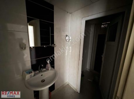 Emeksiz Ana Cadde Üzerinde 3+1 Ara Kat Full Yapılı Daire