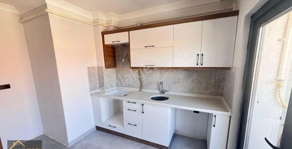 Yıldız Emlak Gayrimenkul’den 100.yıl Mah. Satılık 2+1 Daire