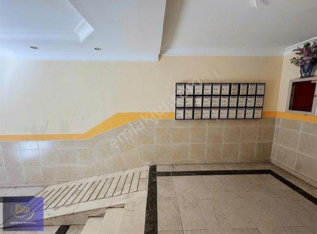 Novada Arkasında Satılık Arakat Bakımlı Lüks 3+1 Daire