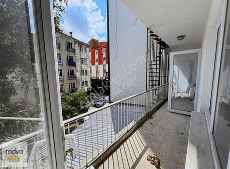 Gazi Caddesi Üzerin De 145 M² Satılık 3+1 Daire & Ofis