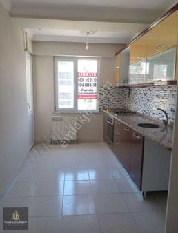 Çobançeşme 'de Arakat 2+1 Büyük Daire