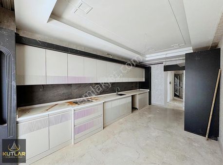 Kutlar'dan Vadi Park Civarı Geniş Satılık Ultra Lüx 3+1 Daire.