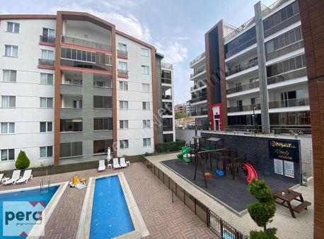 Pera'dan Havuzlu Site İçerisinde Göl Manzaralı 4+1 Dubleks Daire