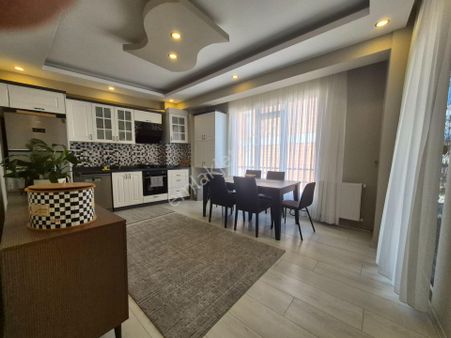 Golden Globy, Merkezi Konum, Kat Mülkiyetli, Teraslı, Asansörlü, Doğalgaz Kombi