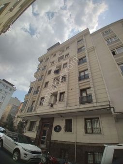 Yıldız Dan Hürriyette İskanlı Metrobüse Yakın Kredili 2+1 Ara Kat