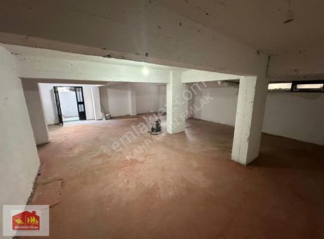 Kaynarca'da Ptt'ye Çarşıya Çok Yakın Bodrum Katı Dükkan