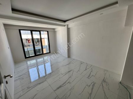 Sulu Körüye Yakın--pazaryeri Üstü-istiklal Caddesine 50 Mt