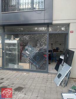 Ümraniye Çamlık Mahallesinde Kiralık Depolu Dükkan