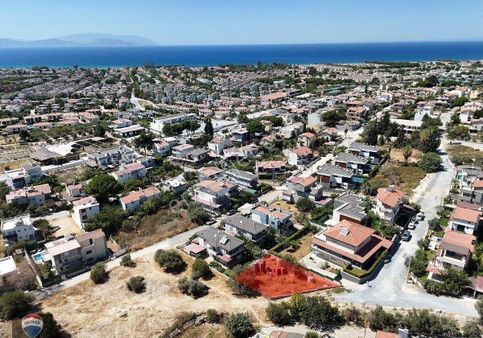 Kuşadası Soğucakta İnşaat Ruhsatı Alınmış Plaja 900mt Satılık Arsa
