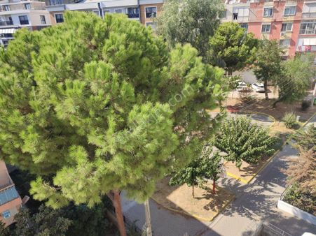 Karşıyaka Bahçelievler De Satılık 3+1 Daire