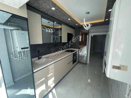 Mareşal Çakmak Mh De 3+1 Ara Katta Full Yapılı Daire