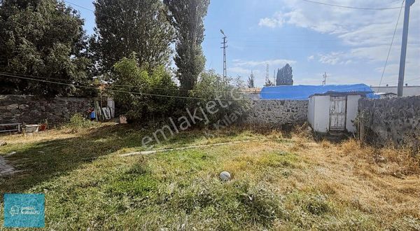 Emlak Kılavuzu By Sadik'ten Satılık Bahçeli Müstakil Ev 244 M2