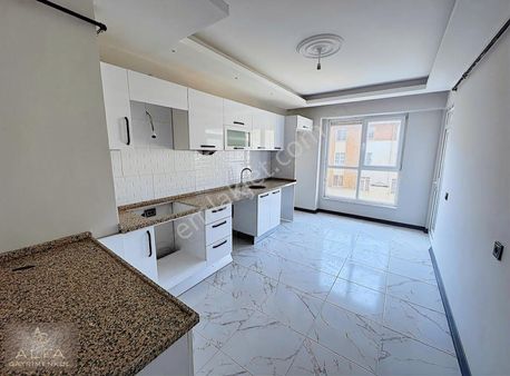 İskanlı And. Üni. Ve Yaylapınar Cd.yakını 140 M² 3+1 Sıfır