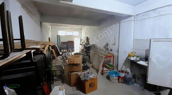 Mevlana'da Merkezi Konumda Geniş Dükkan