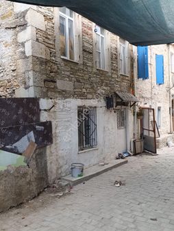 Rose Emlak'tan Satılık Şehir Merkezinde Taş Ev